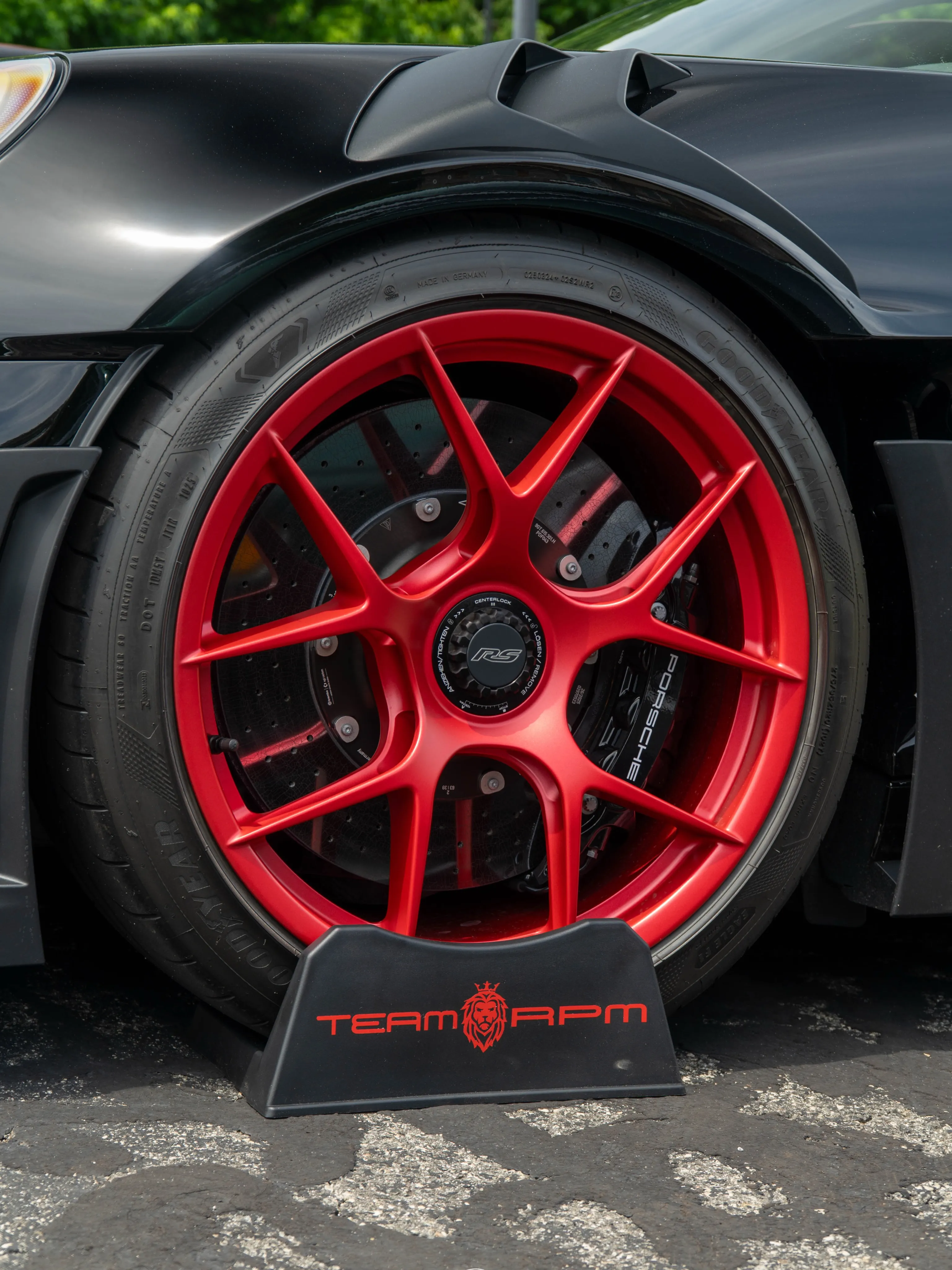 Second wheel option close-up with TEAM RPM chock
